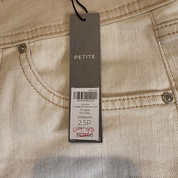 Chico's Womens Wide Leg two tone  jeans. New with Tags size 2.5 Petite - Picture 2 of 3